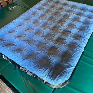 Inflatable Mattress Twin W/ Electric Pump